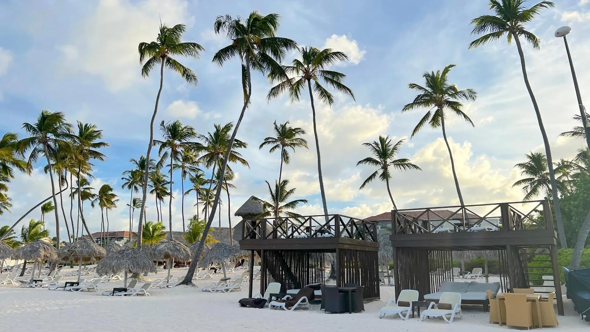 Hotel Vacation Suites With Rooftop Pool, Spa, Restaurants - Playa Los Corales Punta Cana