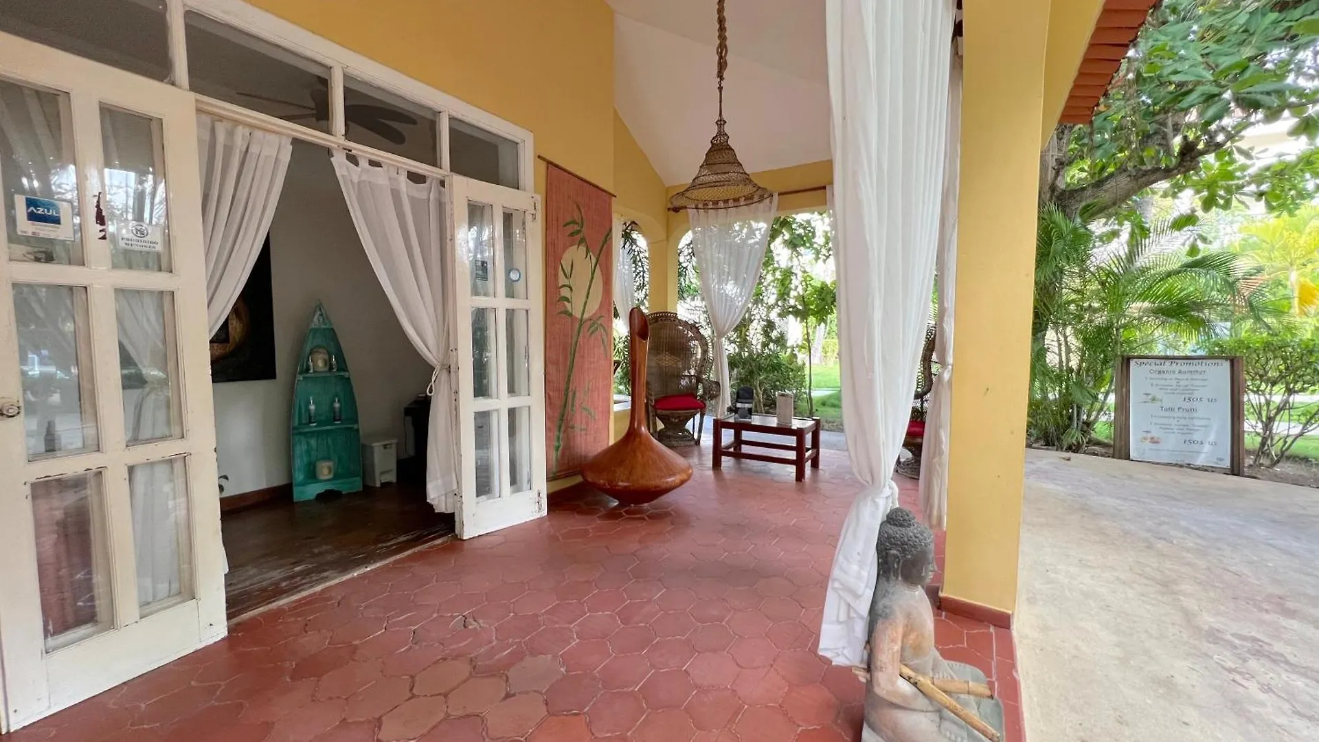 Hotel Vacation Suites With Rooftop Pool, Spa, Restaurants - Playa Los Corales Punta Cana
