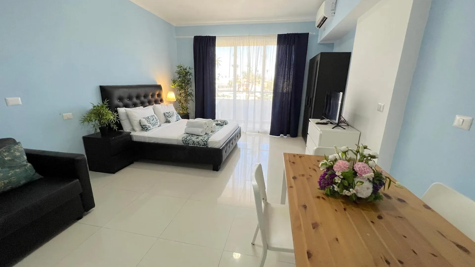 Vacation Suites With Rooftop Pool, Spa, Restaurants - Playa Los Corales Punta Cana 5*,