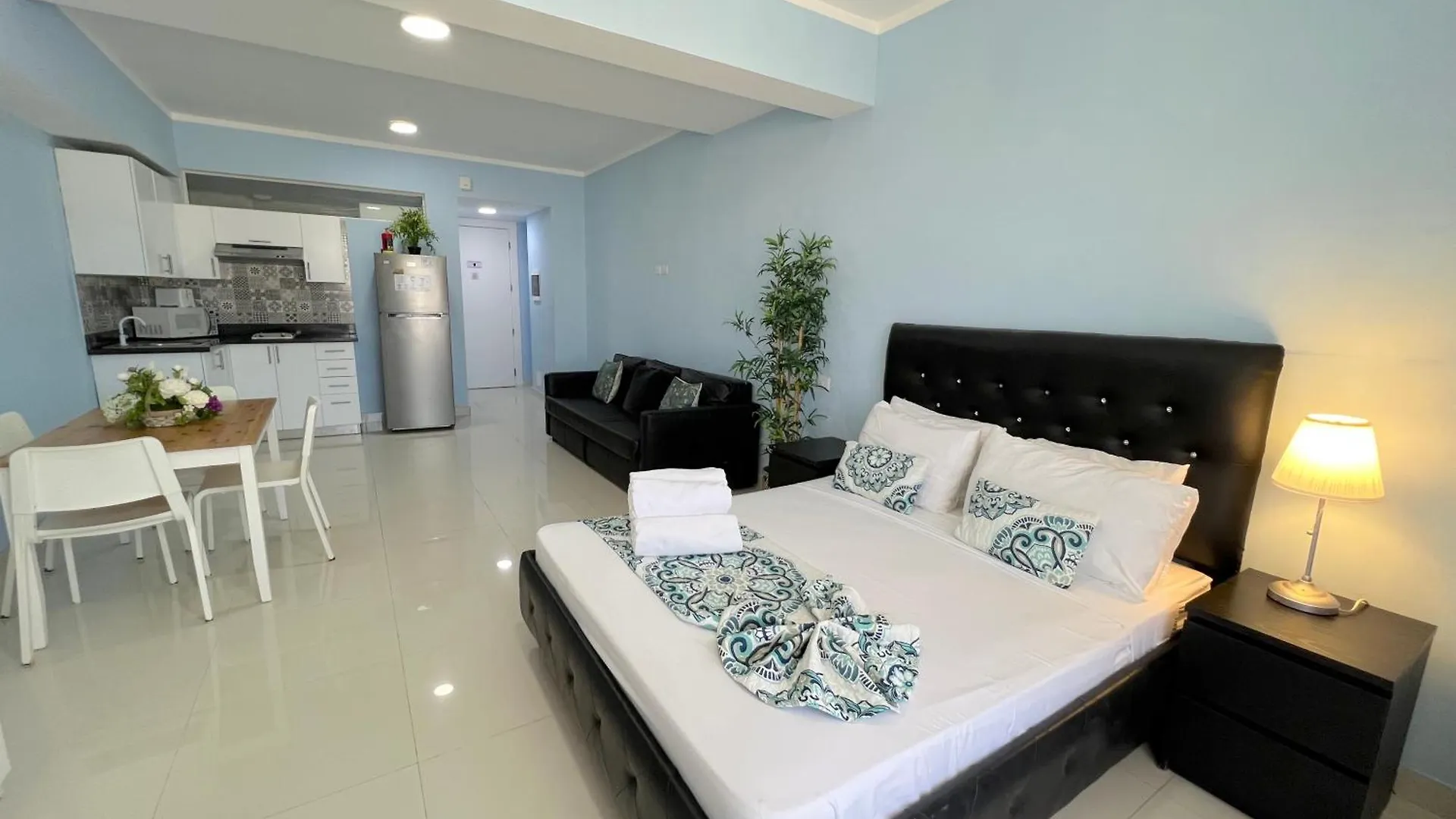 Vacation Suites With Rooftop Pool, Spa, Restaurants - Playa Los Corales Punta Cana