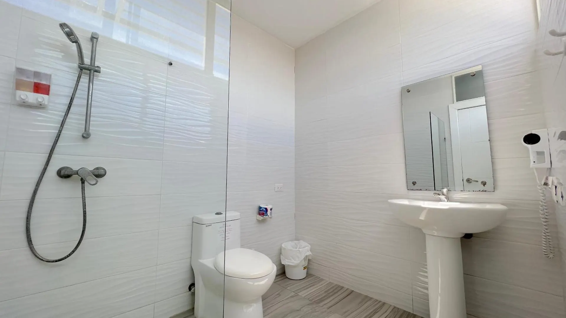Vacation Suites With Rooftop Pool, Spa, Restaurants - Playa Los Corales Punta Cana