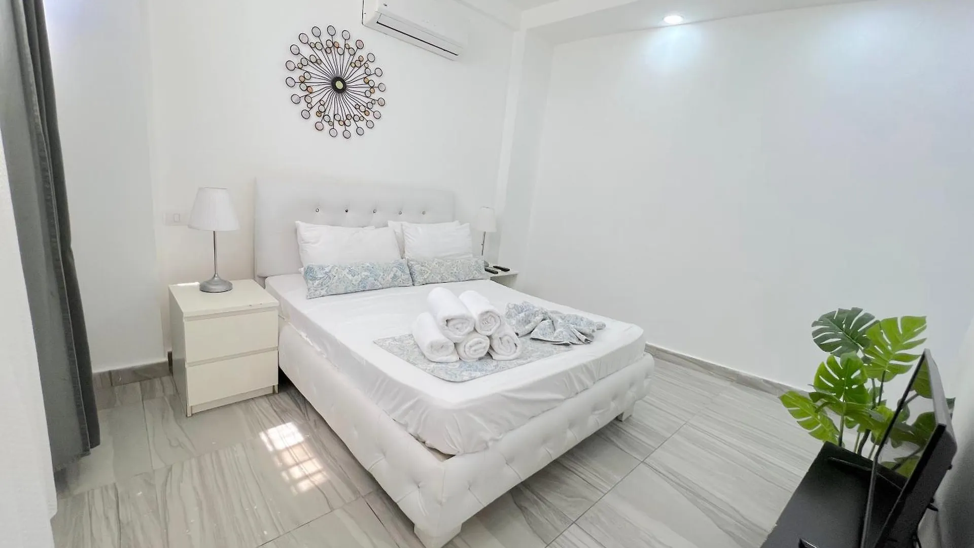 Vacation Suites With Rooftop Pool, Spa, Restaurants - Playa Los Corales Punta Cana Hotel